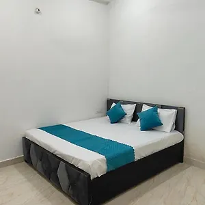 2* Hotel Taj Wonder Near Tajmahal